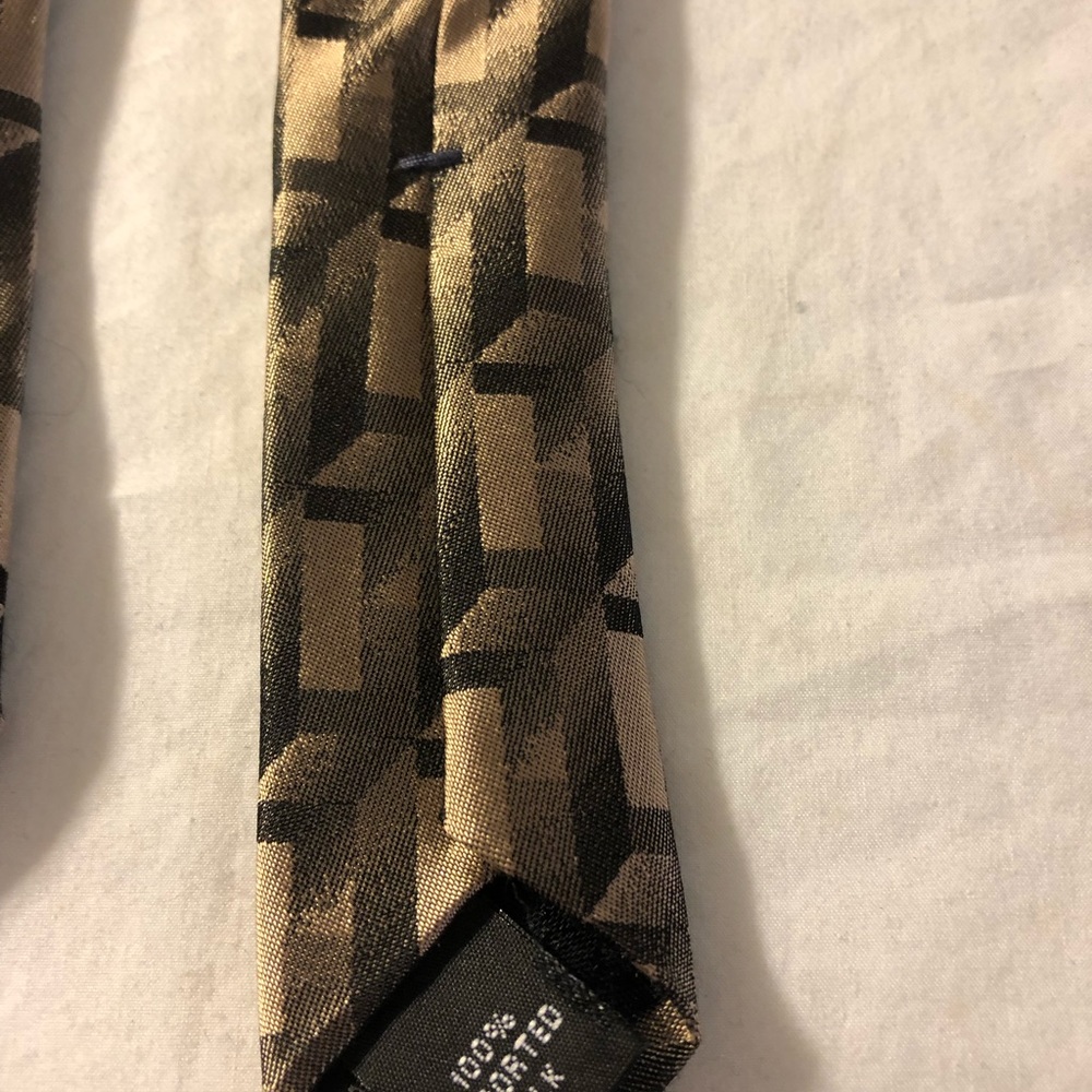 Bugatti Gold and Black Tie, 100% Silk - Picture 5 of 6